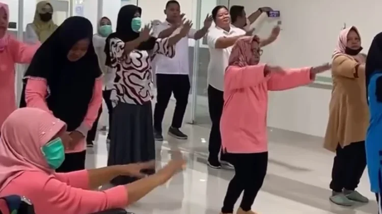 RSUD Eka Candrarini Ajak Lansia Senam Cegah Penyakit Degeneratif