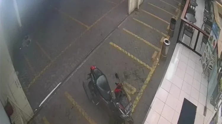 Motor Karyawan Minimarket Digasak Komplotan, Empat Pelaku Terekam CCTV