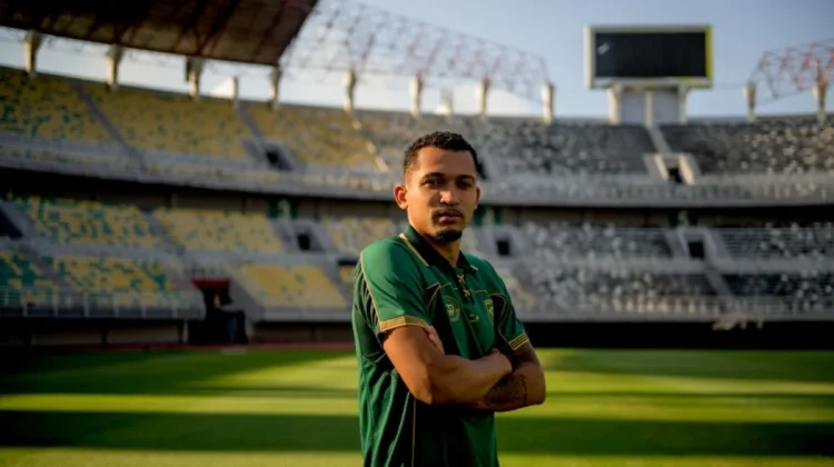 Modal Pengalaman Asia, Walber Mota Siap Perkokoh Lini Belakang Persebaya