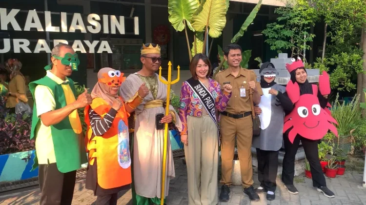 Hari Pertama MPLS, SDN Kaliasin 1 Surabaya Usung Tema “Nuansa Laut”