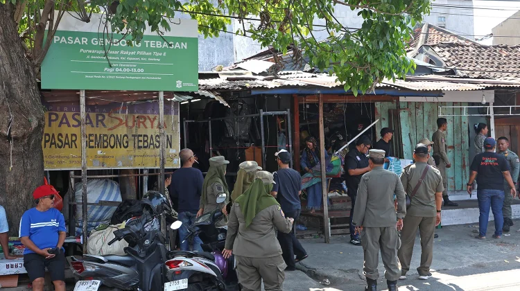 Pemkot Surabaya Siapkan 2.700 Stan Gratis untuk Pedagang Pasar Tumpah