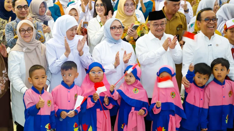 Bersama Tiga Menteri, Gubernur Khofifah Canangkan MPLS Ramah 2026