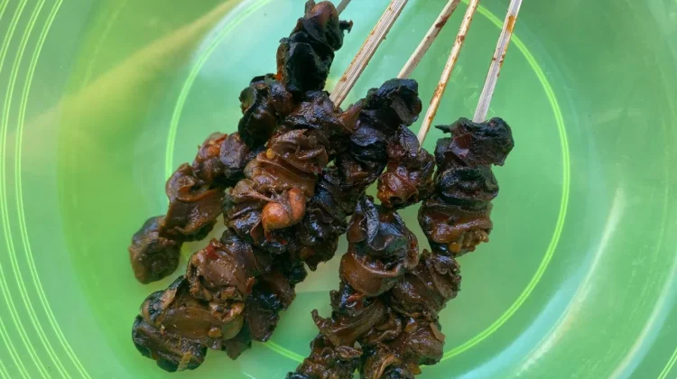 Mengulik Sate Kol: Kuliner Legendaris Jawa Timur yang Kaya Gizi dan Manfaat