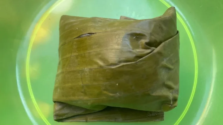 Menelusuri Kelezatan Koci-Koci, Jajanan Tradisional Berbalut Daun Pisang