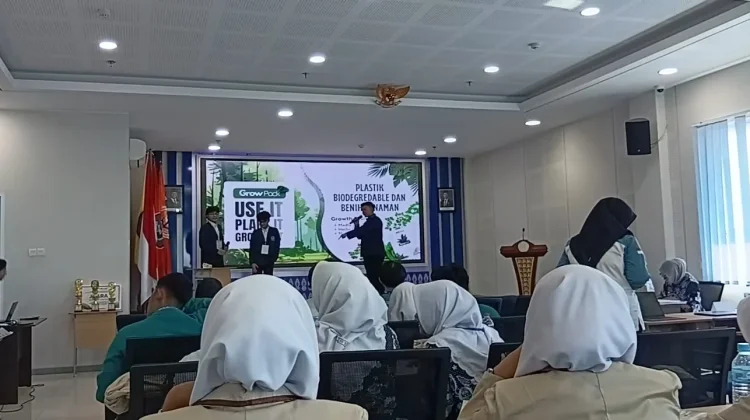 SMA Al Hikmah Surabaya Pemenang Kompetisi Perencanaan Bisnis