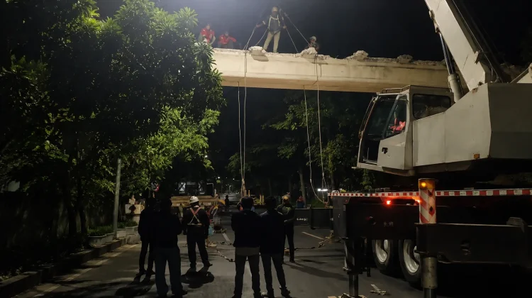 Mengapa JPO Mayjen Sungkono Dibongkar? Ini Penjelasan Pemkot Surabaya