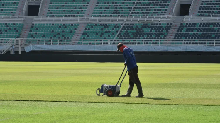 Surabaya Pastikan GBT dan Lapangan Latihan Siap untuk Piala Presiden