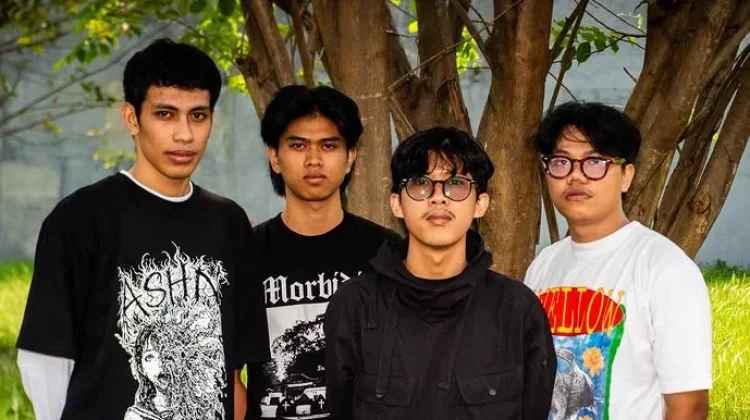 SWIMSIDE Mengeluarkan Debut Single lewat "Summer, Found You!"
