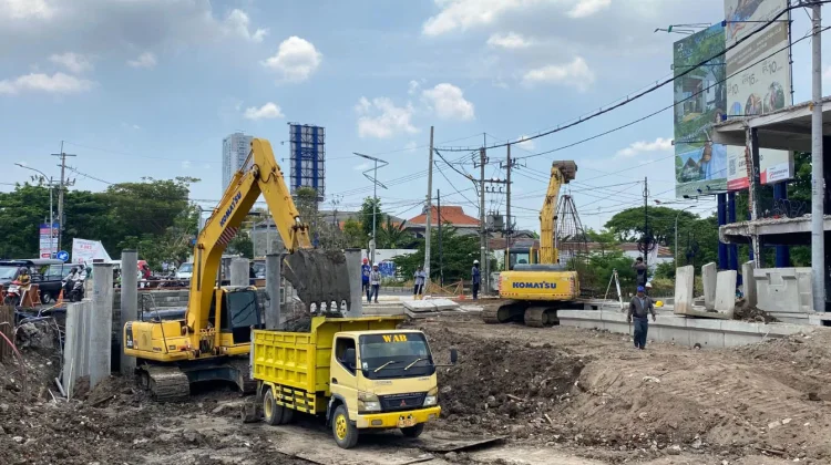 Pemkot Surabaya Lanjutkan Pelebaran Jalan Raya Menganti Sepanjang 950 Meter