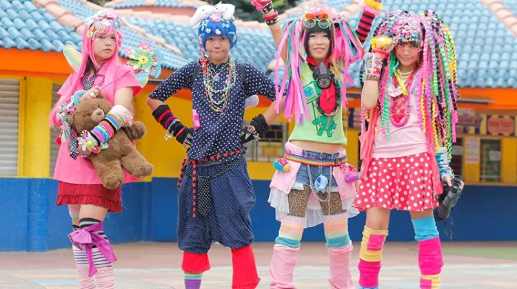 Decora Style Tampilkan Kreativitas lewat Warna dan Aksesori Ceria