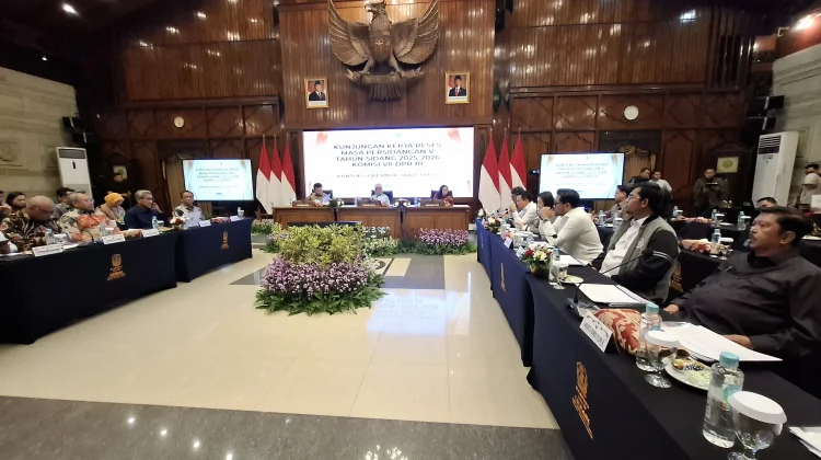 Komisi VII Bahas Berbagai Isu Strategis dengan Pemprov Jatim