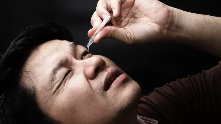 Sembarangan Gunakan Obat Tetes Mata Tingkatkan Risiko Kebutaan