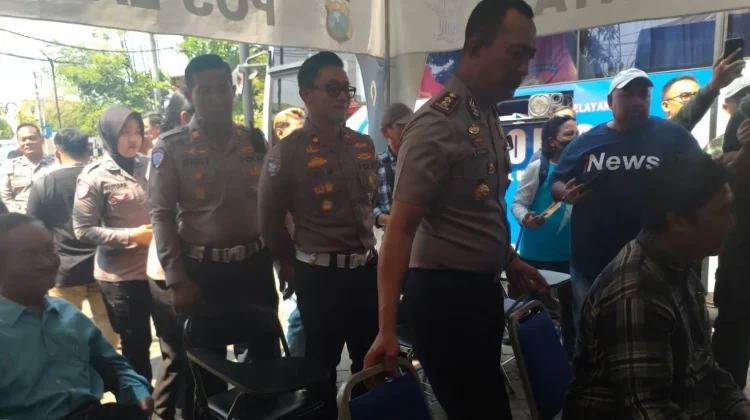 Polisi Sidoarjo Hadirkan SIM Keliling 24 Jam