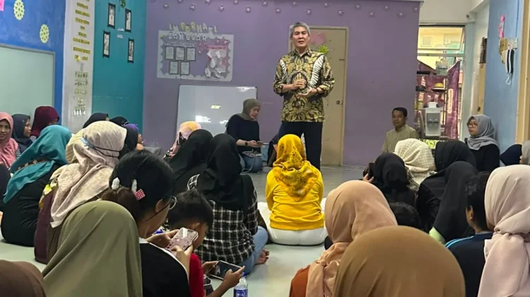 ITPLN Berdayakan Warga Migran Melalui Pelatihan Daur Ulang Sampah