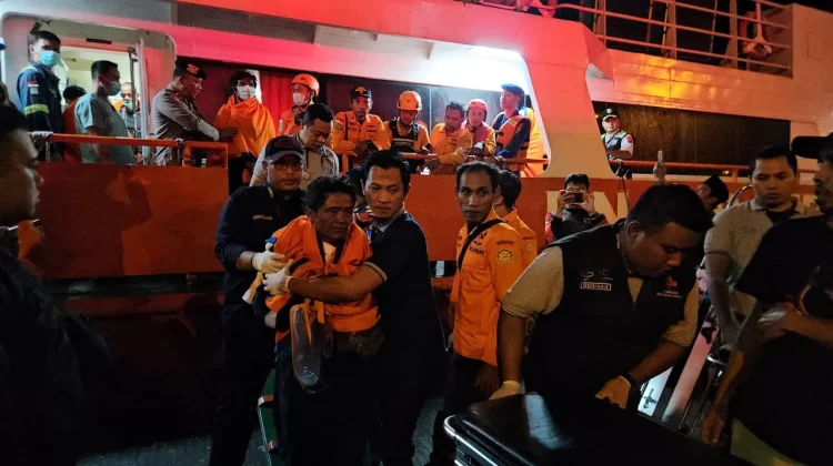 Sebanyak 234 Korban KMP Mutiara Sentosa II Dievakuasi ke Darat