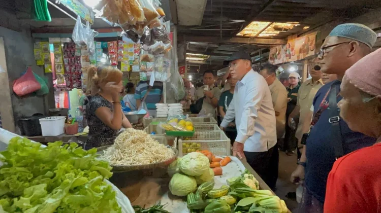 Harga Sayur Melonjak dan Minyakkita Langka di Pasar Asemrowo Surabaya