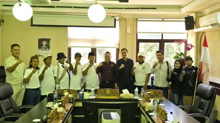 DPRD Surabaya Ajak Warga Semarakkan HUT RI dengan Kibarkan Merah Putih