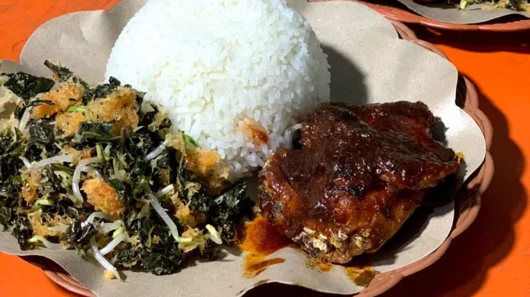 Kelezatan Ayam Bakar Roso Surabaya yang Melegenda sejak 1997