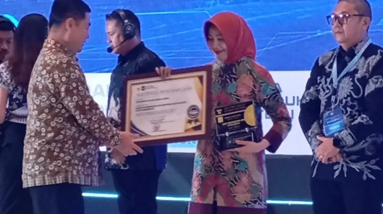 Surabaya Raih Penghargaan Nasional Perlinsos Dukcapil Prima Award 2026