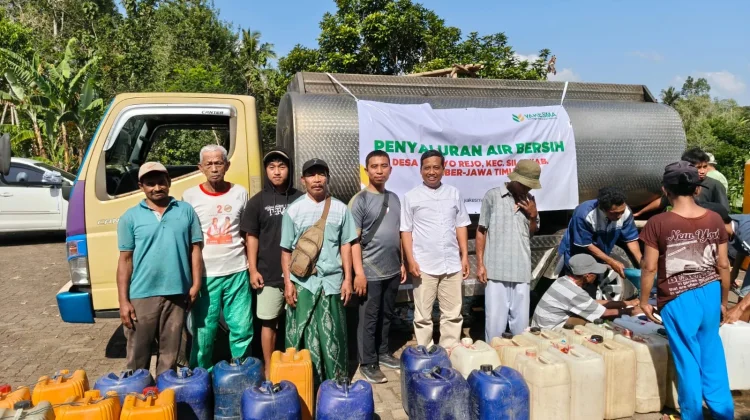 Musim Kemarau, Warga Desa Mulyo Rejo Jember Dapat Bantuan Air Bersih