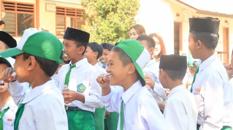 Membangun Generasi Sehat dari Cepokolimo lewat Dental Mission GERDES UNAIR