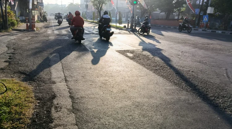 Aduan Warga Berbuah Perbaikan Jalan Gunungsari