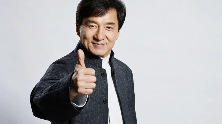 Dari Stuntman Menjadi Legenda, Inilah Perjalanan Luar Biasa Jackie Chan