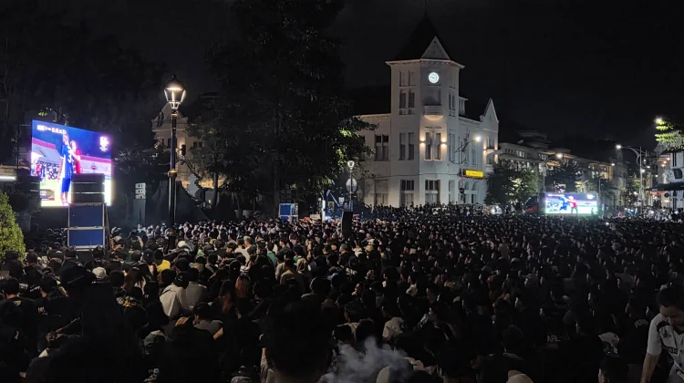 Ribuan Bonek Ikuti Nobar Final Piala Presiden 2026 di Mapolrestabes Surabaya