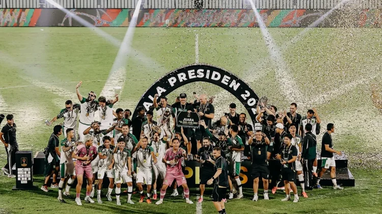 Bernardo Tavares : Hari Ini Persebaya Kembali Punya Trofi