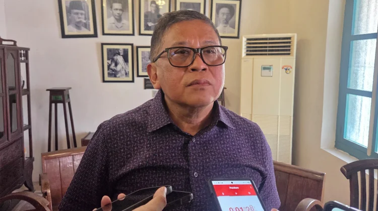 Ramai Demo Besar-Besaran, Hasto Ajak Masyarakat Kritis Dengan Cara Positif