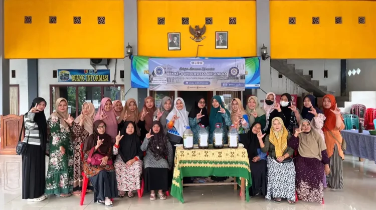 Mahasiswa UNAIR Olah Limbah Dapur Jadi Eco Enzyme