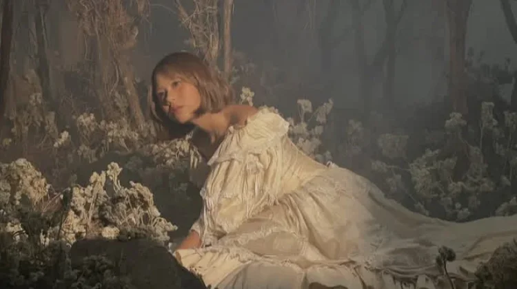 Nadin Amizah Buka Babak Baru lewat Single "Moonlight"