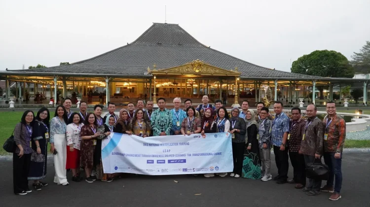 Ubaya dan UK Petra Latih 25 Pemimpin Kampus Indonesia
