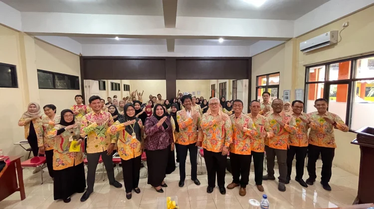 Unimas Perkuat Kompetensi Tenaga Pendidik dan Pelayanan