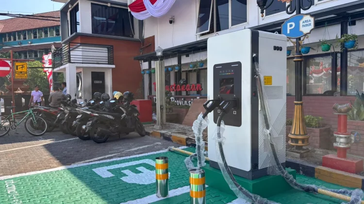 Dewan Jatim Sediakan Charging EV, untuk Dukung Lingkungan dan Tambah PAD