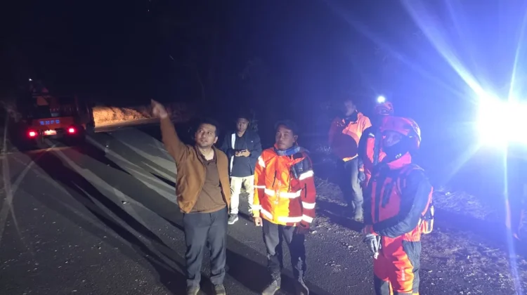 Dini Hari, Wagub Emil Patroli Titik Api Bromo