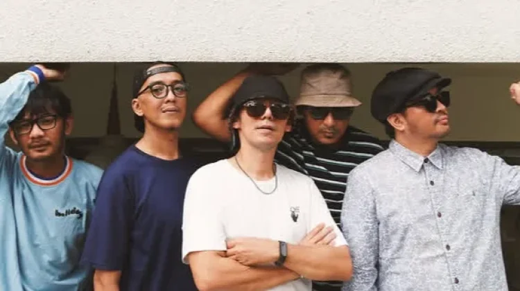 Piknik Kembali setelah Lima Tahun Hiatus, Merilis EP Berjudul "Astrometri"
