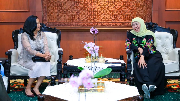 Khofifah Dorong Alumni UNAIR Perkuat Jejaring Global