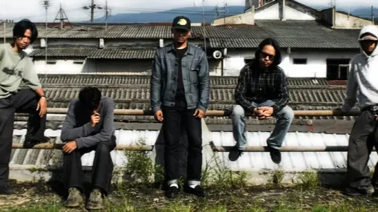 Renaissance Tegaskan Identitas Baru lewat Maxi-Single "Moron + One Side Battle"