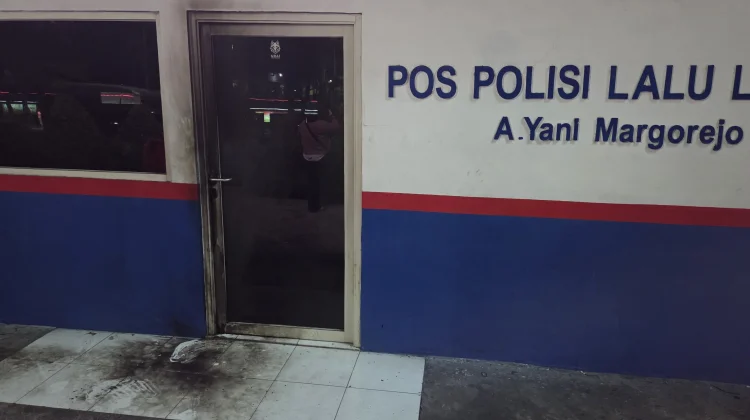 Pos Polisi Margorejo Diduga Dilempar Molotov