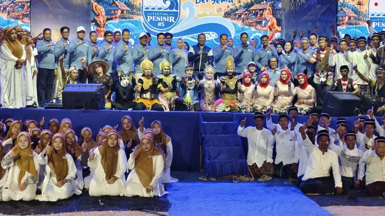 Sebanyak 400 Nelayan dan Perempuan Pesisir Meriahkan Mandangin Bergema