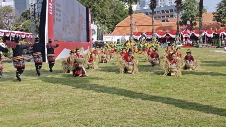 Meriahnya Penampilan Tari Kolosal bertema Ketahanan Pangan pada HUT RI ke 81