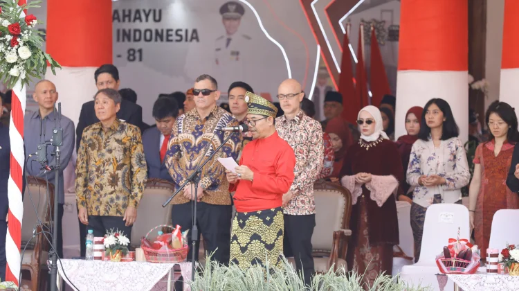 Pimpin Doa HUT ke-81 RI, Kakanwil Kemenag Jatim Doakan Korban Bencana Alam