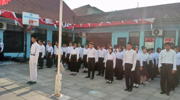 Maknai Kemerdekaan, SMK Satya Widya Gelar Upacara