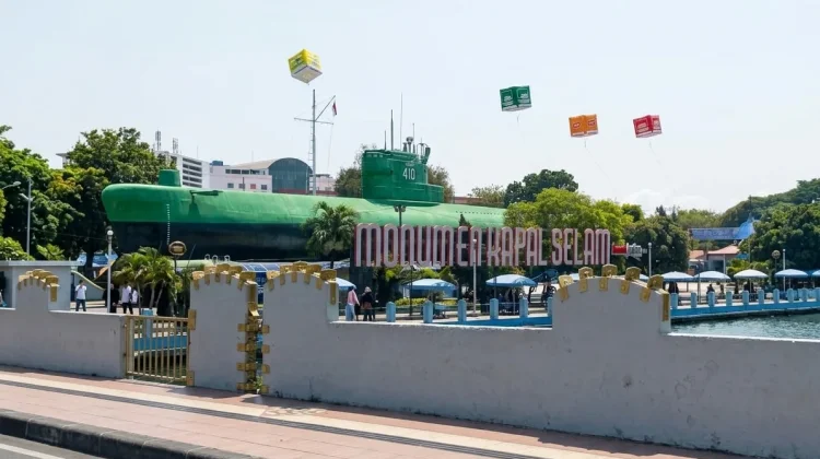 Wisata Edukasi : Eksplorasi Sejarah dan Keunikan Monumen Kapal Selam Surabaya