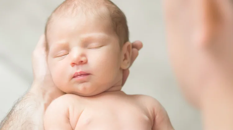 Benarkah Menjemur Bayi di Pagi Hari Sudah Tidak Dianjurkan?