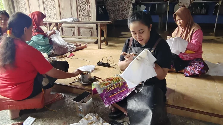 Batik Tulis yang Terus Bertahan di tengah Gempuran Batik Print