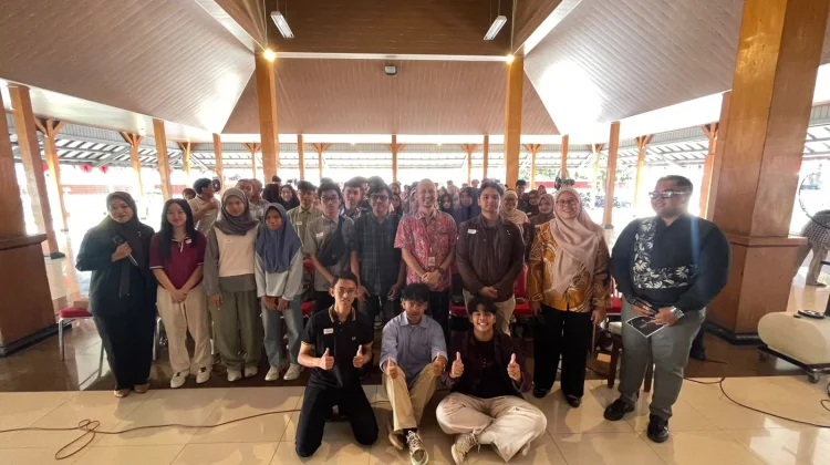 Disbudporapar Surabaya Bekali Pemuda