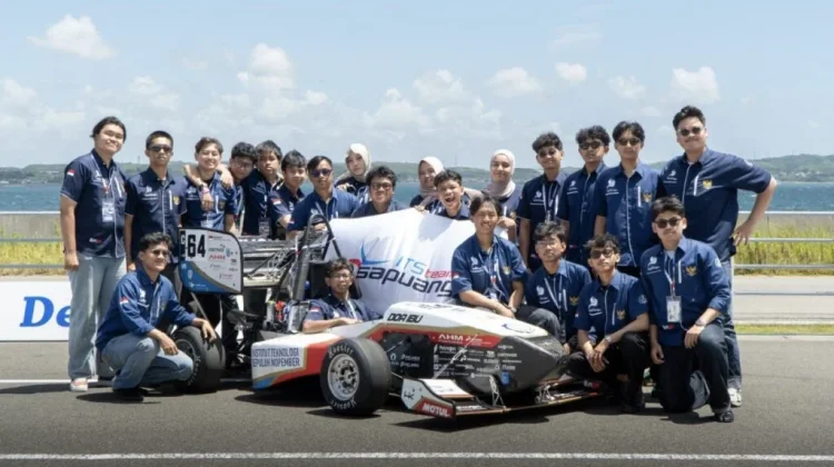 Tim Sapuangin ITS Raih Peringkat Dua Formula Student Japan