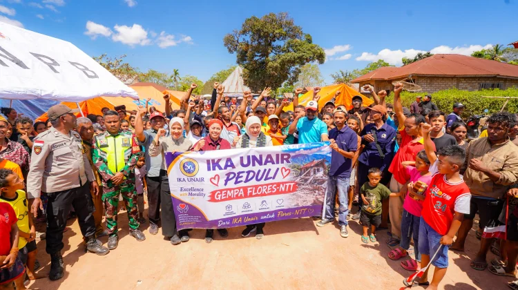 Khofifah Pastikan Bantuan IKA UNAIR Tepat Sasaran